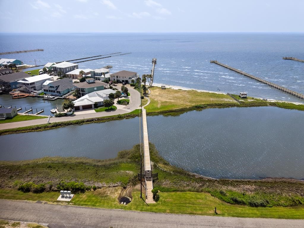 9 Bahama Street Rockport TX 78382