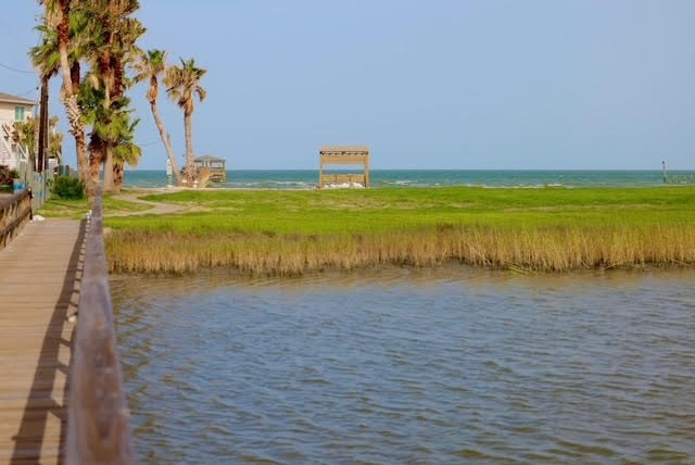 9 Bahama Street Rockport TX 78382