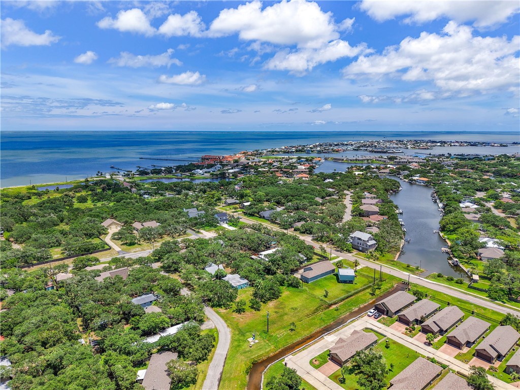 210 Timber Lane Rockport TX 78382