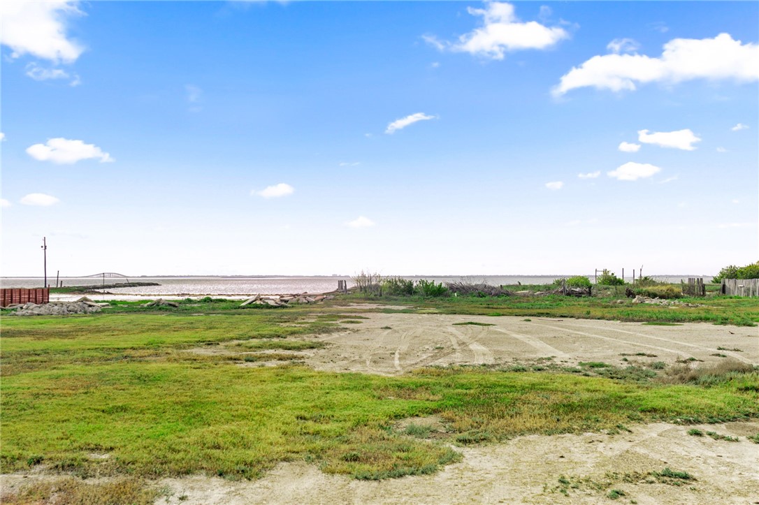 2217 Laguna Shores Corpus Christi TX 78418