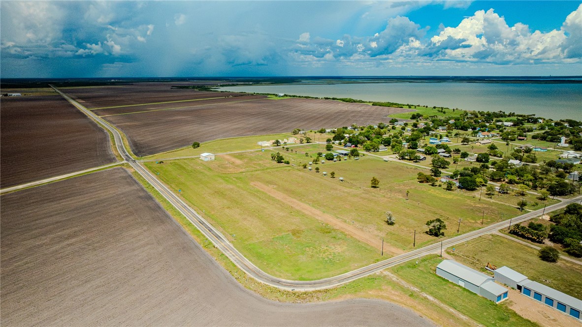 509 Wilhelm Austwell TX 77950