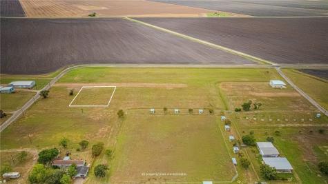 509 Wilhelm Austwell TX 77950