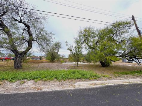 1218 E Lee Avenue Kingsville TX 78363