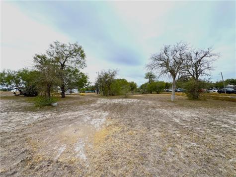 1218 E Lee Avenue Kingsville TX 78363