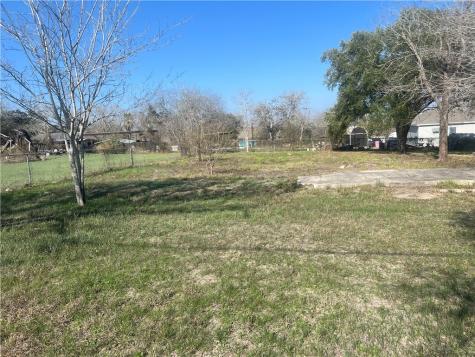 9561 County Road 509 Mathis TX 78368
