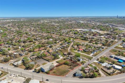 1011 W Broadway Avenue Portland TX 78374