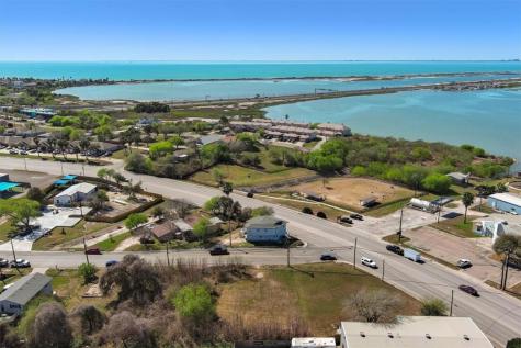 1011 W Broadway Avenue Portland TX 78374