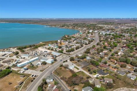 1011 W Broadway Avenue Portland TX 78374
