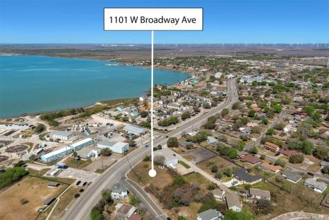 1011 W Broadway Avenue Portland TX 78374