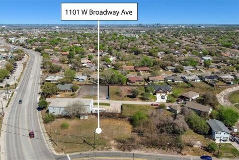 1011 W Broadway Avenue Portland TX 78374