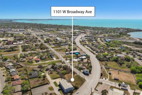 1011 W Broadway Avenue Portland TX 78374