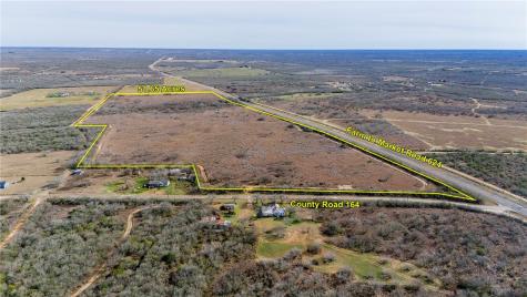 124 County Road 164 George West TX 78022