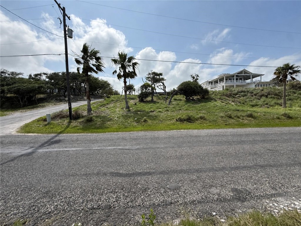 102 Bay Road Rockport TX 78382