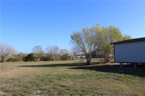182 - 183 W Post Oak Lane Rockport TX 78382