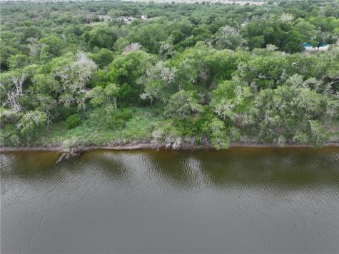 341 Mission River Oaks Woodsboro TX 78393