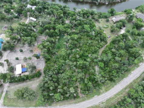 341 Mission River Oaks Woodsboro TX 78393