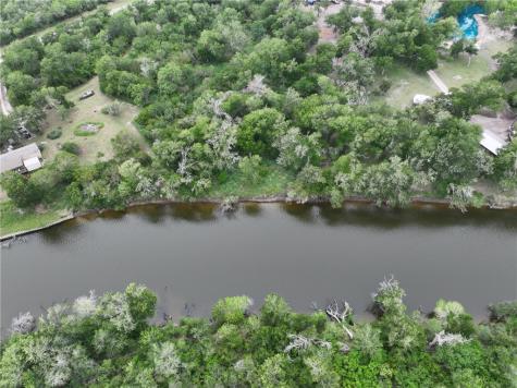 341 Mission River Oaks Woodsboro TX 78393