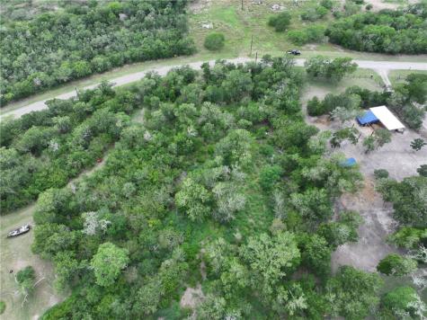 341 Mission River Oaks Woodsboro TX 78393
