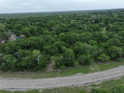 341 Mission River Oaks Woodsboro TX 78393