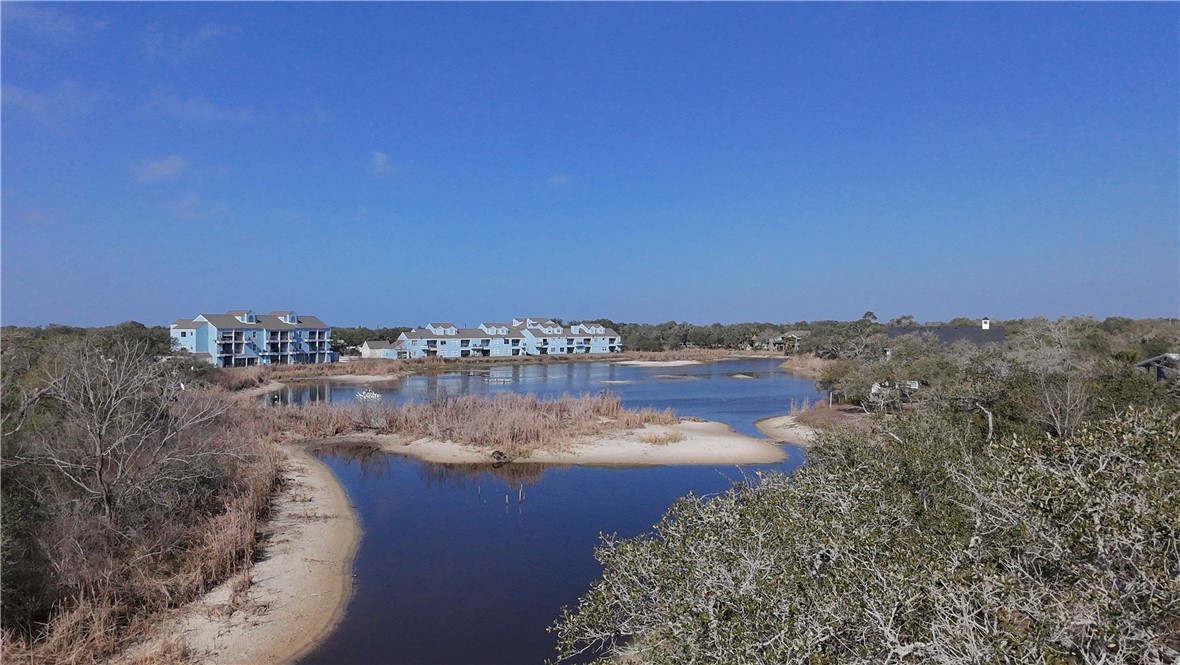 150 E Lake Drive Rockport TX 78382