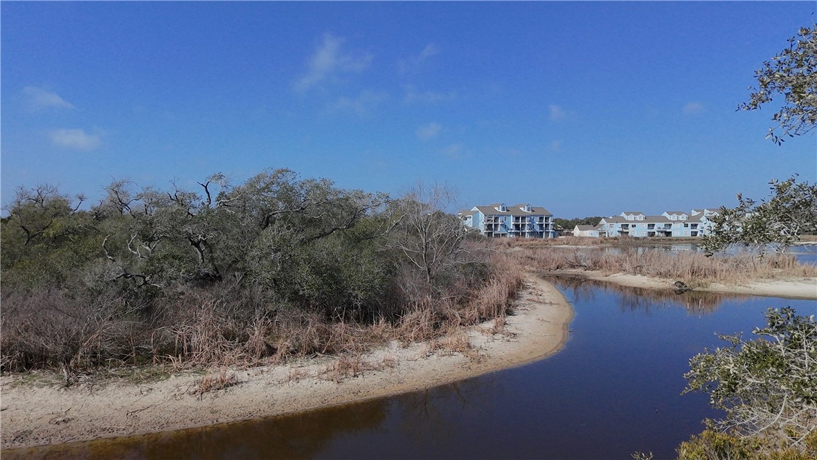 150 E Lake Drive Rockport TX 78382