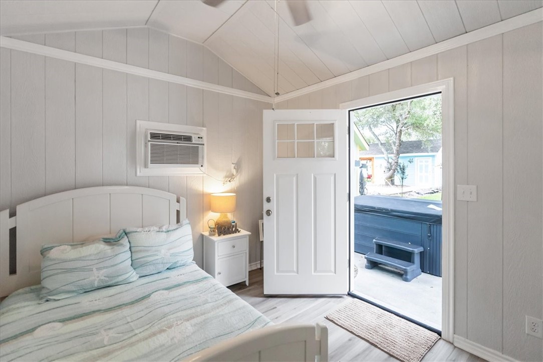 1402 W Corpus Christi Street 33 Rockport TX 78382
