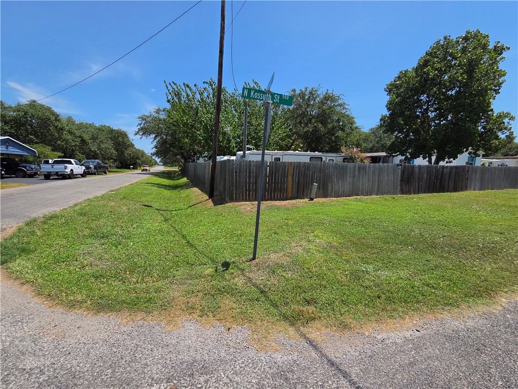 532 N Kossuth Street Rockport TX 78382