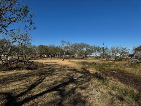 6323 County Road 1612 Portland TX 78374