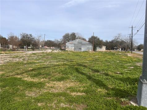 302 W Rice Street Falfurrias TX 78355