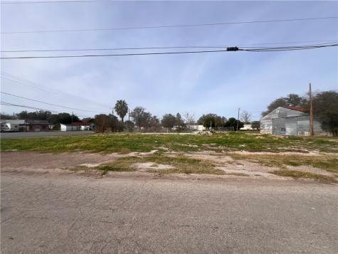 302 W Rice Street Falfurrias TX 78355