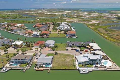 506 Mustang Boulevard Port Aransas TX 78373