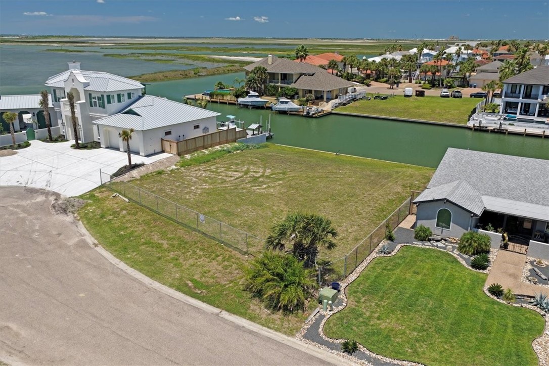 506 Mustang Boulevard Port Aransas TX 78373