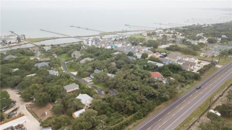 26 Bahama Street N Rockport TX 78382