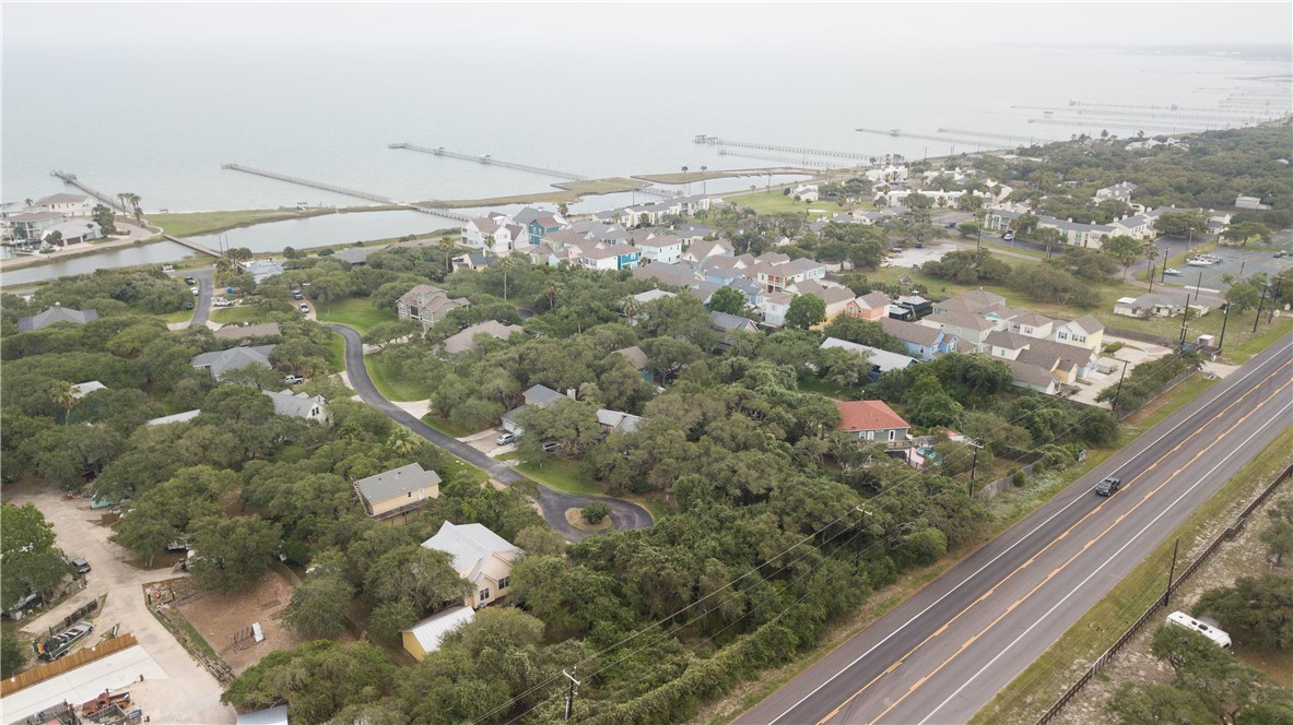 26 Bahama Street N Rockport TX 78382