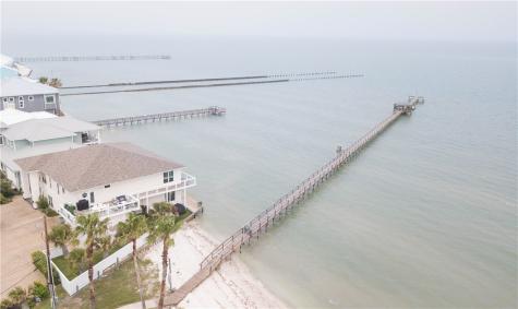 26 Bahama Street N Rockport TX 78382