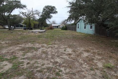 814 & 818 N Ann Rockport TX 78382