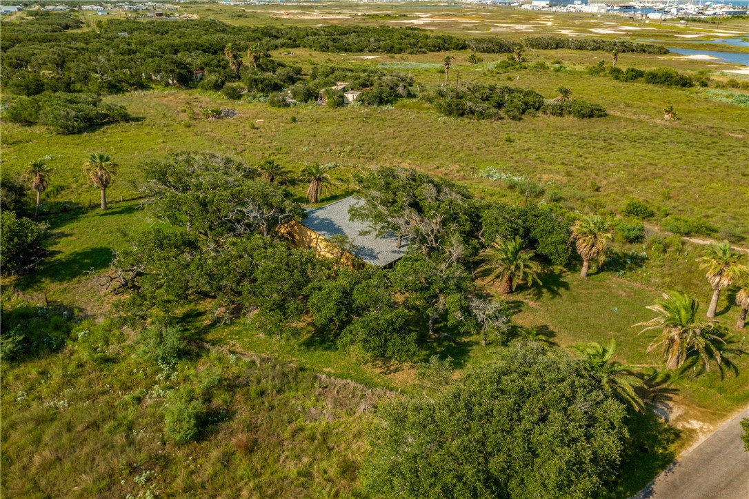 1222 Smokehouse Road Rockport TX 78382