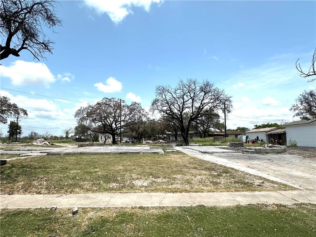 821 Hamilton Street Sinton TX 78387