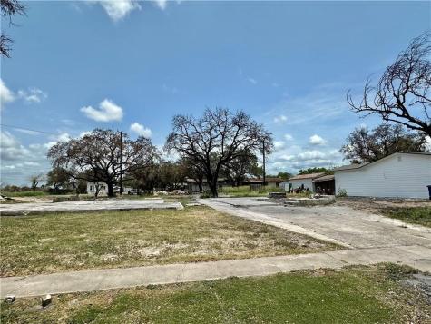 821 Hamilton Street Sinton TX 78387