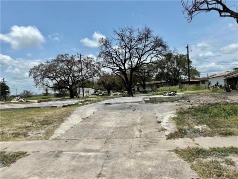 821 Hamilton Street Sinton TX 78387