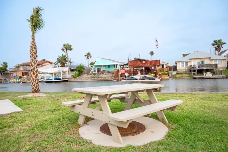 101 Caribbean Drive 20 Corpus Christi TX 78418