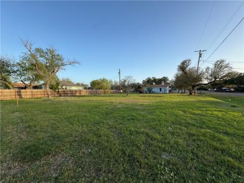 401 E Bay Street Rockport TX 78382