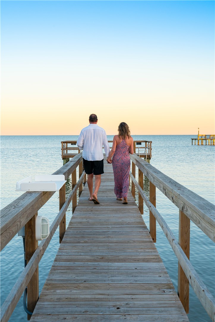 12 Bahama St N Rockport TX 78382
