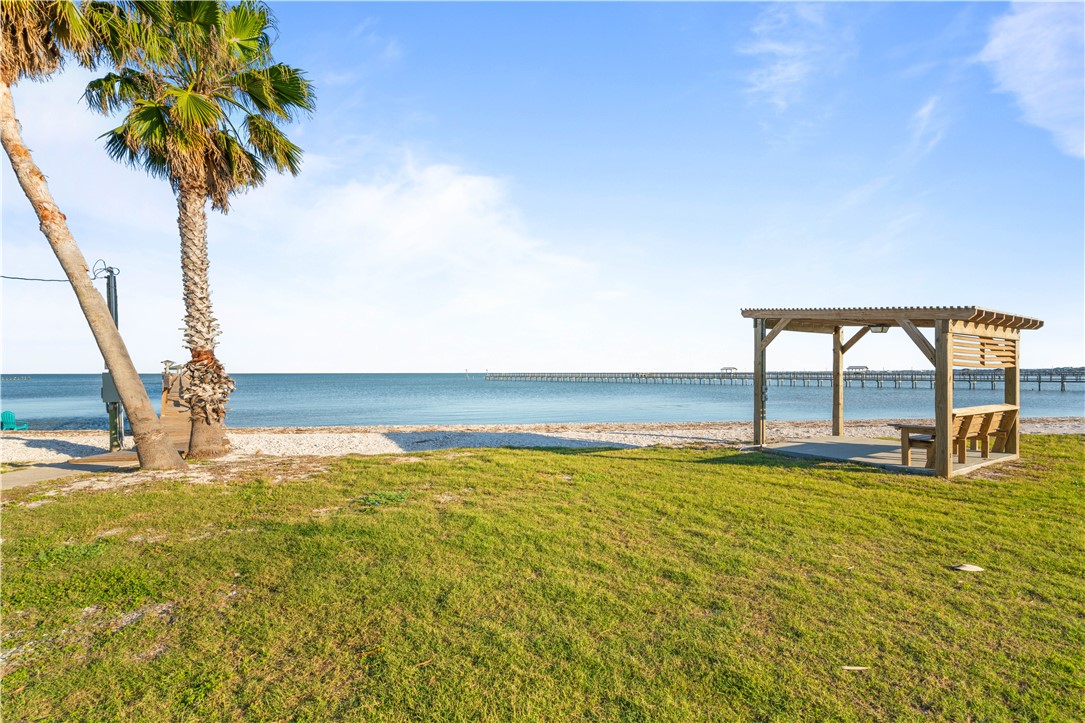 12 Bahama St N Rockport TX 78382