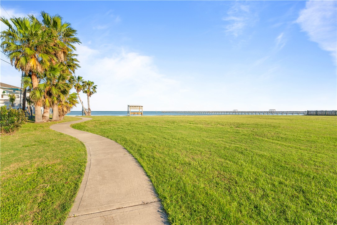 12 Bahama St N Rockport TX 78382