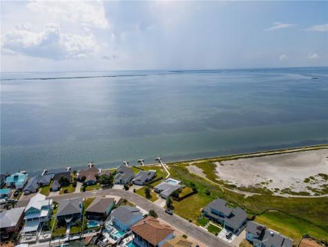 213 Bayview Drive Aransas Pass TX 78336