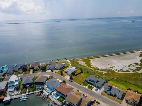 213 Bayview Drive Aransas Pass TX 78336