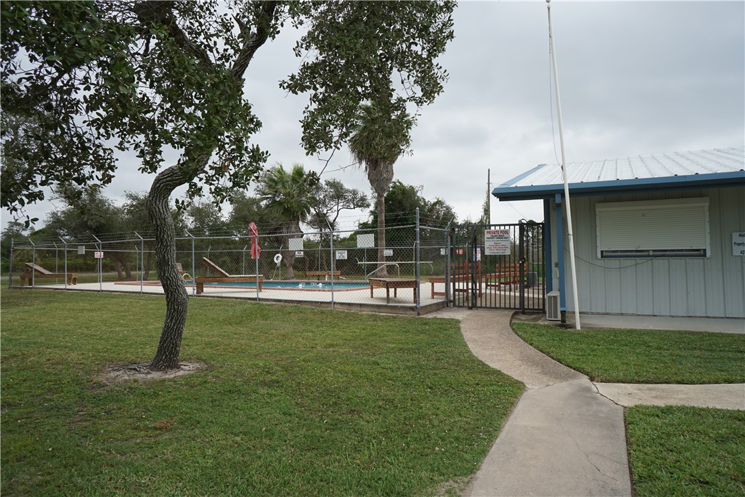 148 W Glen Oak Lane Rockport TX 78382