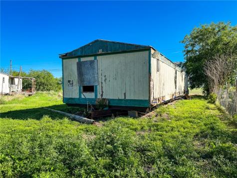 1308 John Wayne Drive Robstown TX 78380