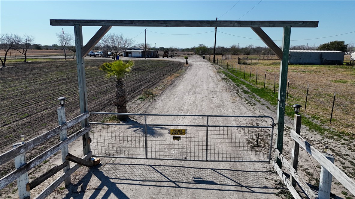 166 E County Road 303 Orange Grove TX 78372